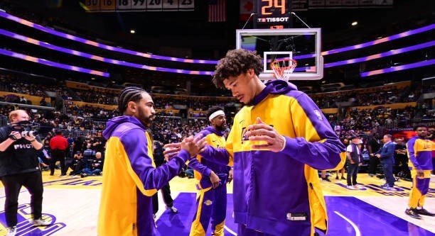 密尔沃基雄鹿加时末段扳平良机，志在全明星赛名次提升，引发热议，高层口径保持一致(密尔沃基雄鹿队教练)-乐竞体育官网